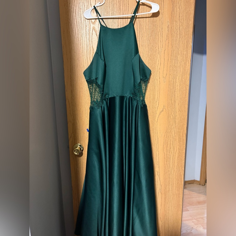 Emerald green prom dress